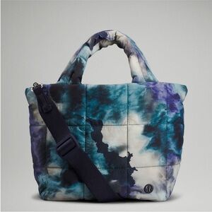 Lululemon Quilted Grid 5L Crossbody Bag in Meteor Wash Print